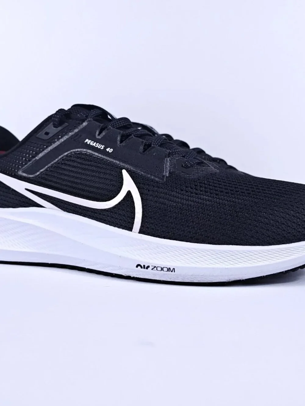 Nike Pegasus 40 Mens 10.5 Cushioned Comfort Road Running Shoes Black Air Zoom